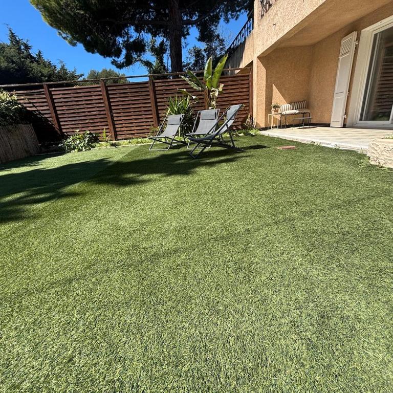 Bas de villa et jardin privatifs - à 10 mins à pieds des plages & parking - Les Bambous - Maison de Vacances 3 Chambres - 3
