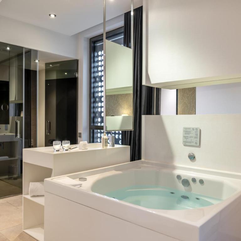 Hotel SB Plaza Europa - Suite con bañera de hidromasaje - 4