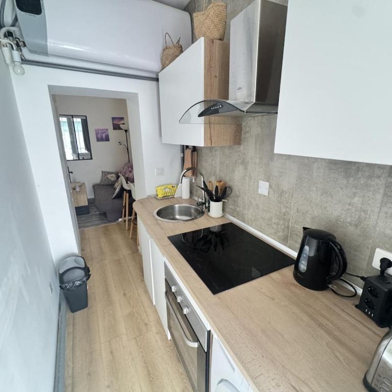 L Oustaou d Avignoun - Clim & Cour Privative - One-Bedroom Apartment - 8
