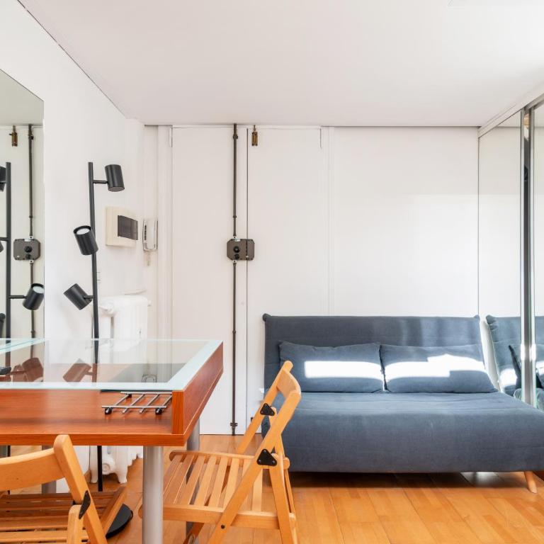 San Babila - Monolocale in Palazzo d'Epoca - Appartamento con 1 Camera da Letto - 1