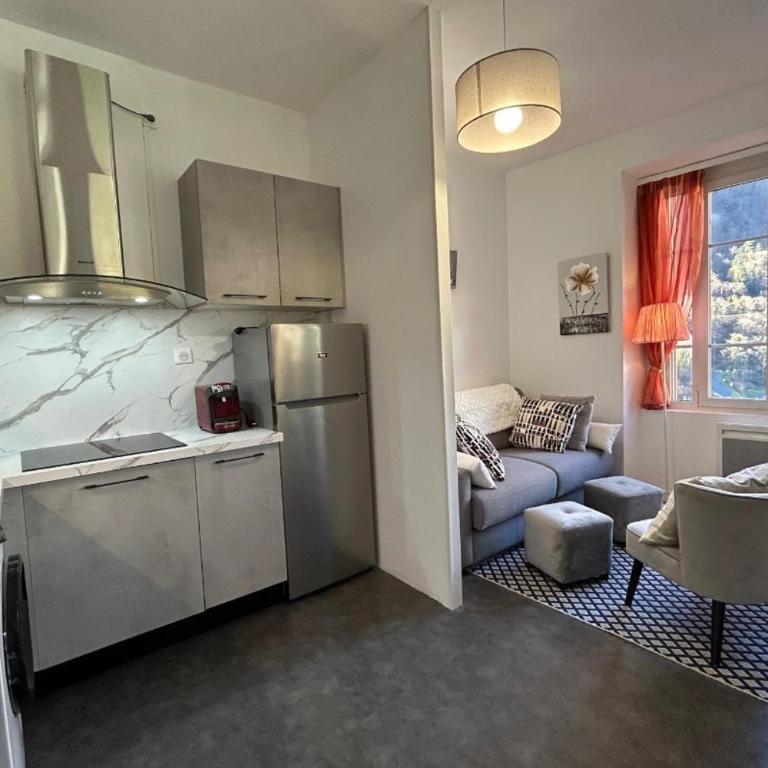 Le jardin privatif de Pauze Cauterets wifi et parking gratuits Vue panoramique - One-Bedroom Apartment - 5