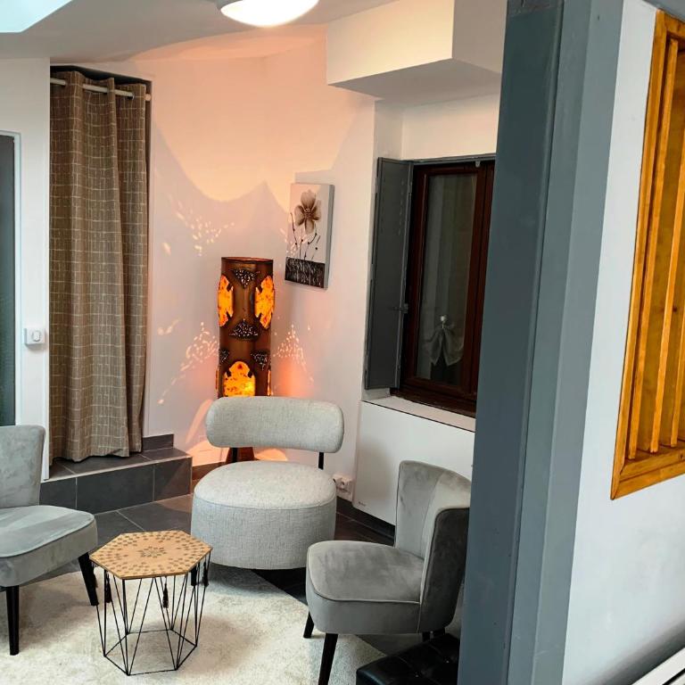 Le jardin privatif de Pauze Cauterets wifi et parking gratuits Vue panoramique - One-Bedroom Apartment - 15