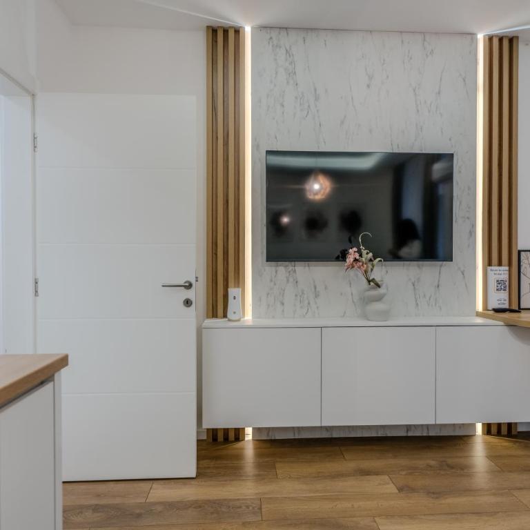 Mona Luxury Apartments - Free Garage Parking - Apartment with Terrace - 11