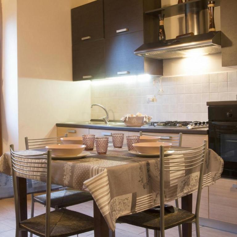 Agriturismo Cascina Crocelle - Lake View and Heated Pool - Groundfloor Apartment - 2