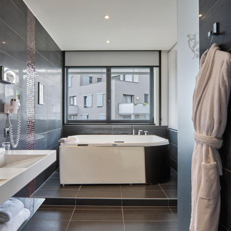 Hôtel Restaurant Athena Spa - Suite Balneoterapia - 4