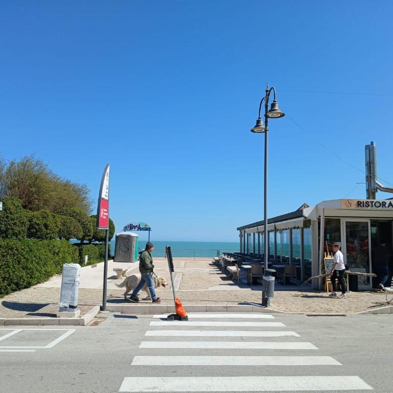 M458 - Marcelli, incantevole cielo-terra fronte mare - Three-Bedroom Apartment - 2