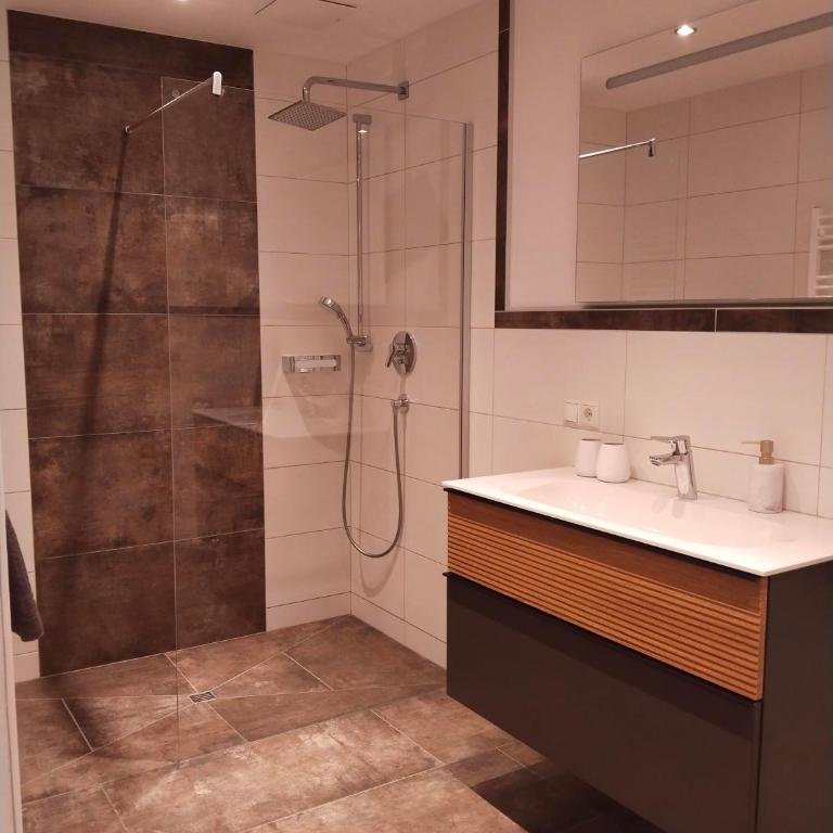 Appartement Ammerer - Apartment mit 2 Schlafzimmern und Dusche - 60