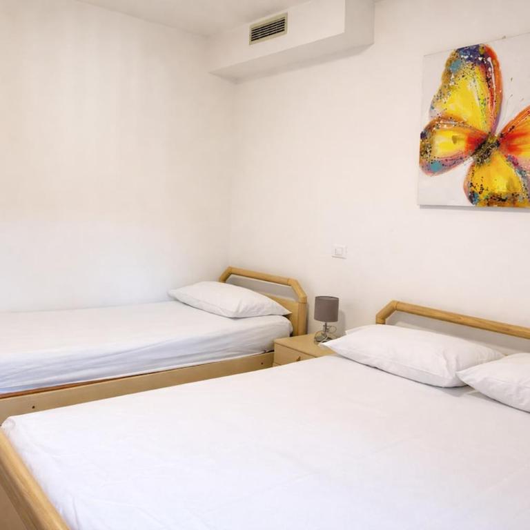 Silent Pineta Retreat with parking - One-Bedroom Apartment - 14