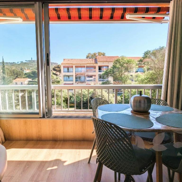 Apartment with loggia 300m from the beach - Studio - 1