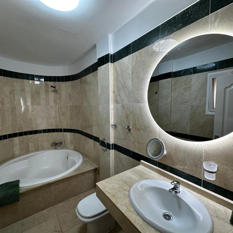 Cozy suite at El Duque - Apartamento de 2 dormitorios con terraza - 2