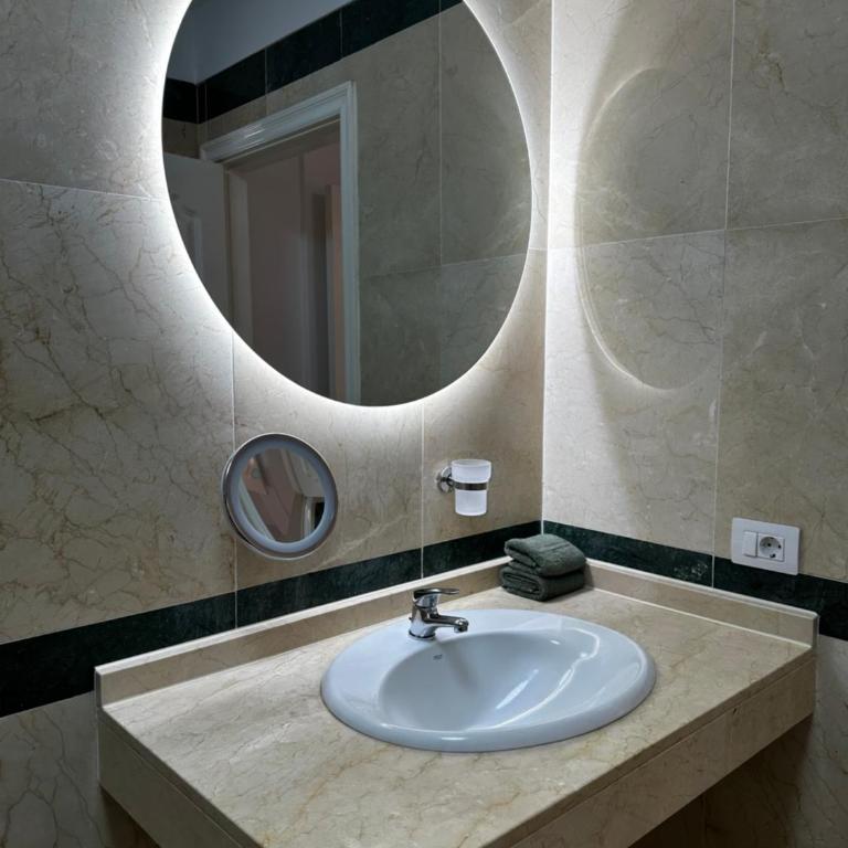 Cozy suite at El Duque - Apartamento de 2 dormitorios con terraza - 4