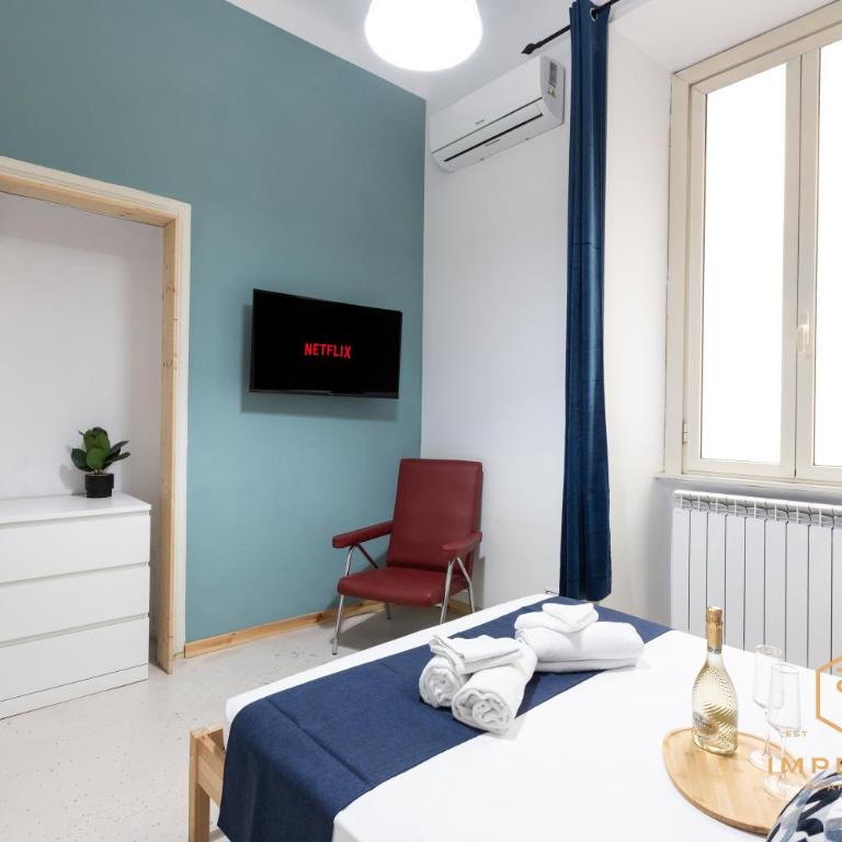Imperium Vittorio Central Guesthouse - 4 BDR, City Center, 100mt to train station, pvt bathrooms, A-C - Camera Matrimoniale con Bagno Privato - 2