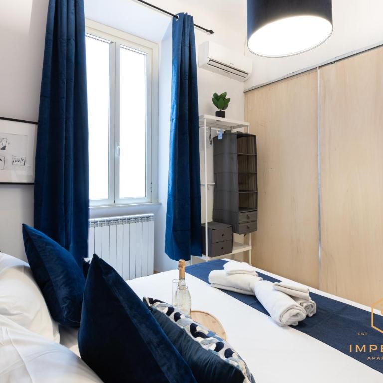 Imperium Vittorio Central Guesthouse - 4 BDR, City Center, 100mt to train station, pvt bathrooms, A-C - Camera Matrimoniale con Bagno Privato Esterno - 3