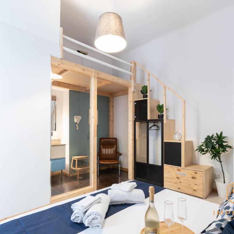 Imperium Vittorio Central Guesthouse - 4 BDR, City Center, 100mt to train station, pvt bathrooms, A-C - Camera Matrimoniale con Bagno Privato - 7