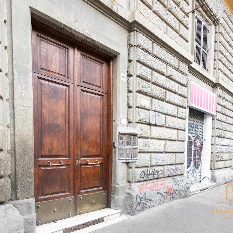 Imperium Vittorio Central Guesthouse - 4 BDR, City Center, 100mt to train station, pvt bathrooms, A-C - Camera Matrimoniale con Bagno Privato - 13