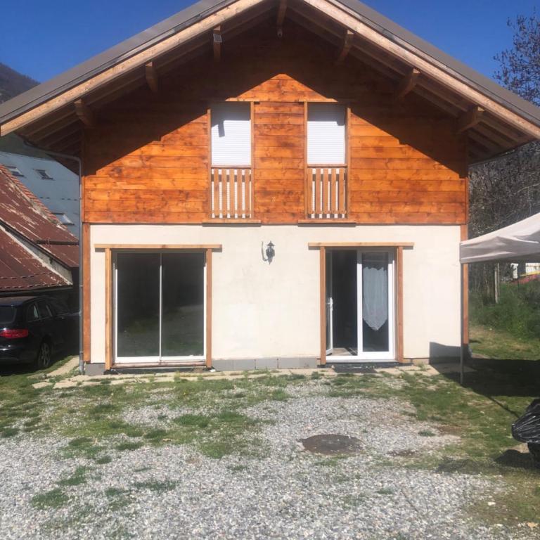 Chalet de montagne, très confortable, neuf - Chalet 3 Chambres - 1