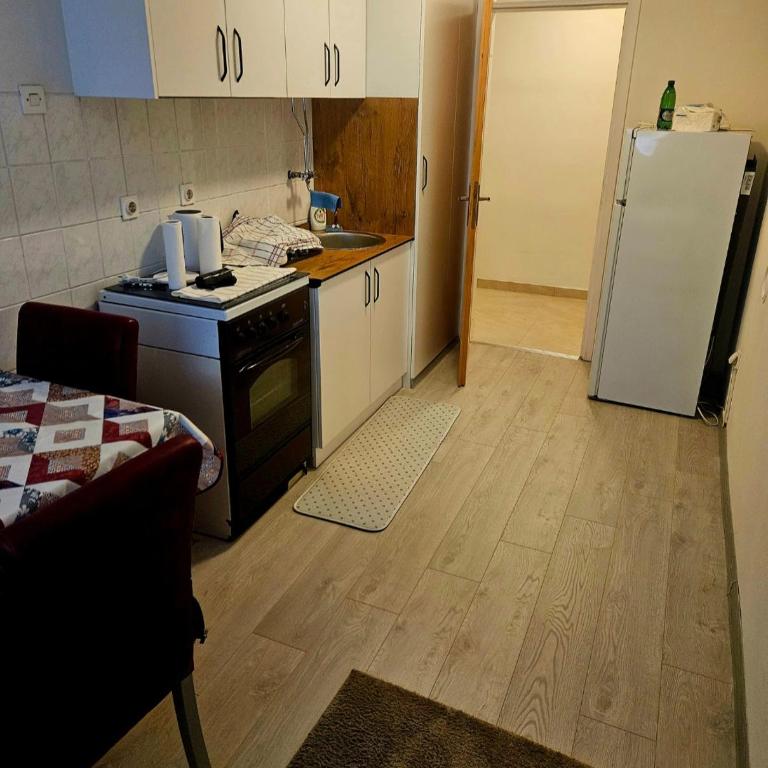 Fly23 - One-Bedroom Apartment - 6