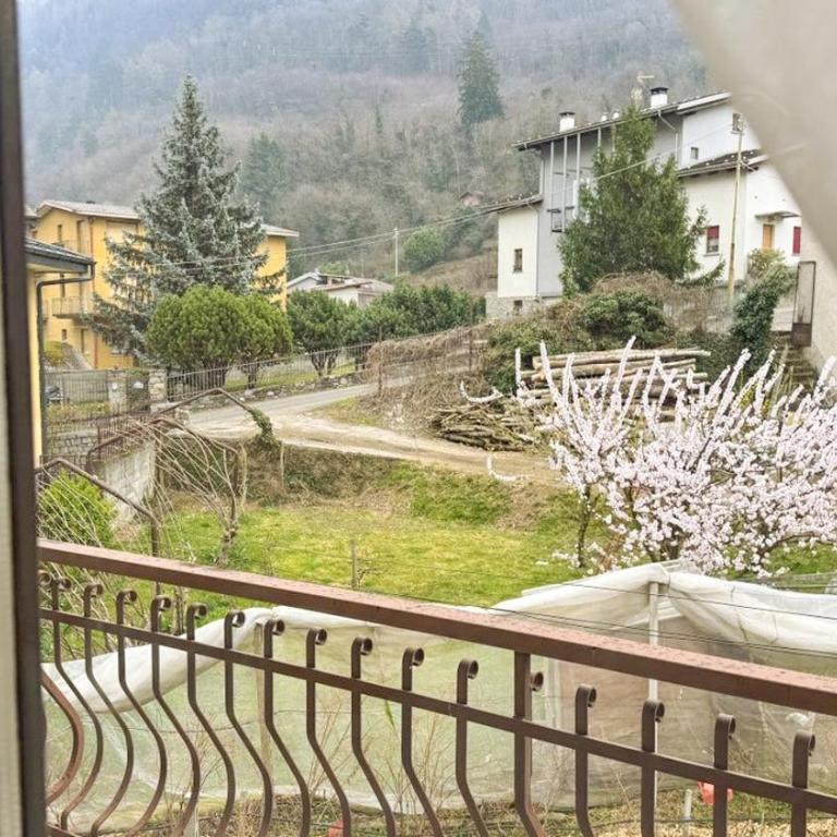 Quadrio 6 - appartamento con vista sul Castello - Apartment - 6