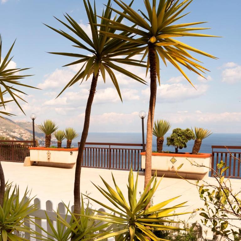 Maison de Charme Taormina with private jacuzzi - Appartamento Superior con Vista Mare - 4