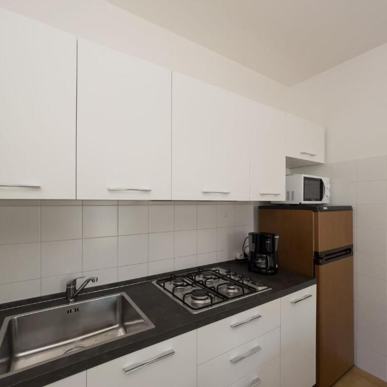 Apartment with parking near center - Apartment - 4