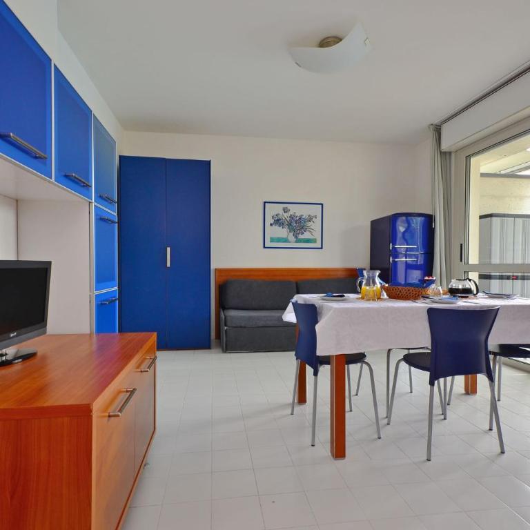Familiar flat with swimming pool - Appartamento - 7