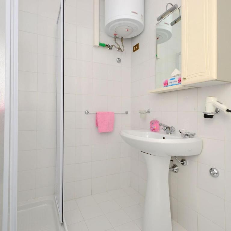Familiar flat with swimming pool - Appartamento - 15