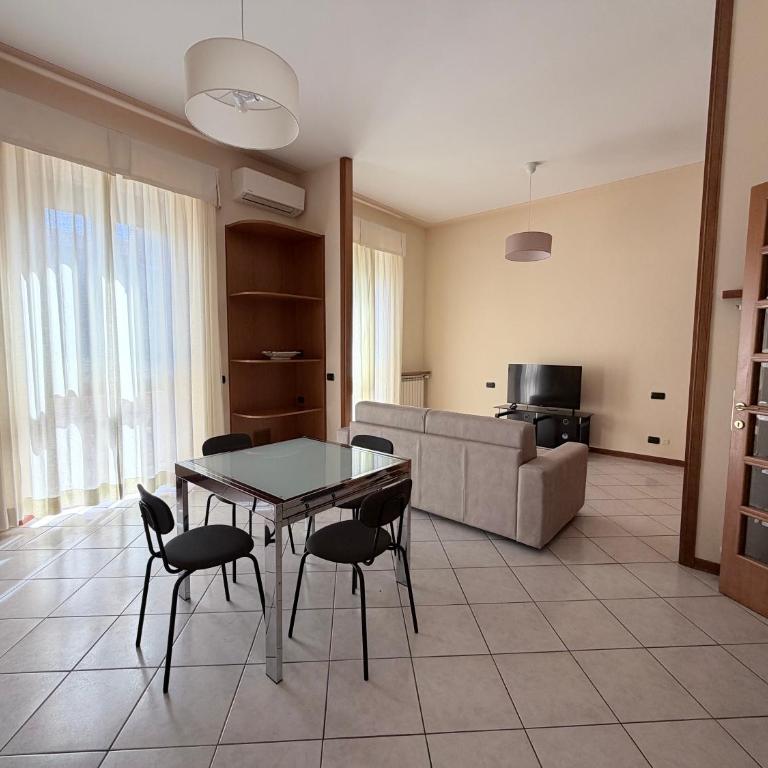Allegra's apartment - Two-Bedroom Apartment - 3