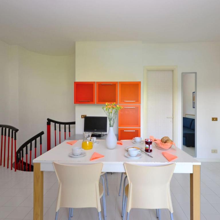 Cozy flat with balcony and pool - Appartamento - 17