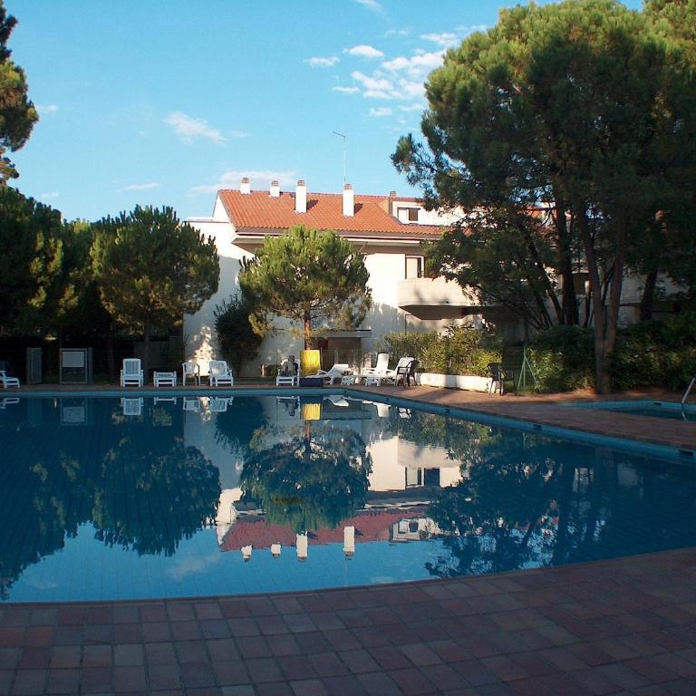 Cozy flat with balcony and pool - Appartamento - 23