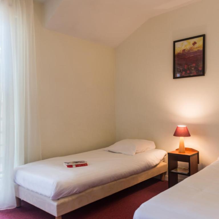 Zenitude Hôtel-Résidences Nantes La Beaujoire - Two-Bedroom Apartment - 4