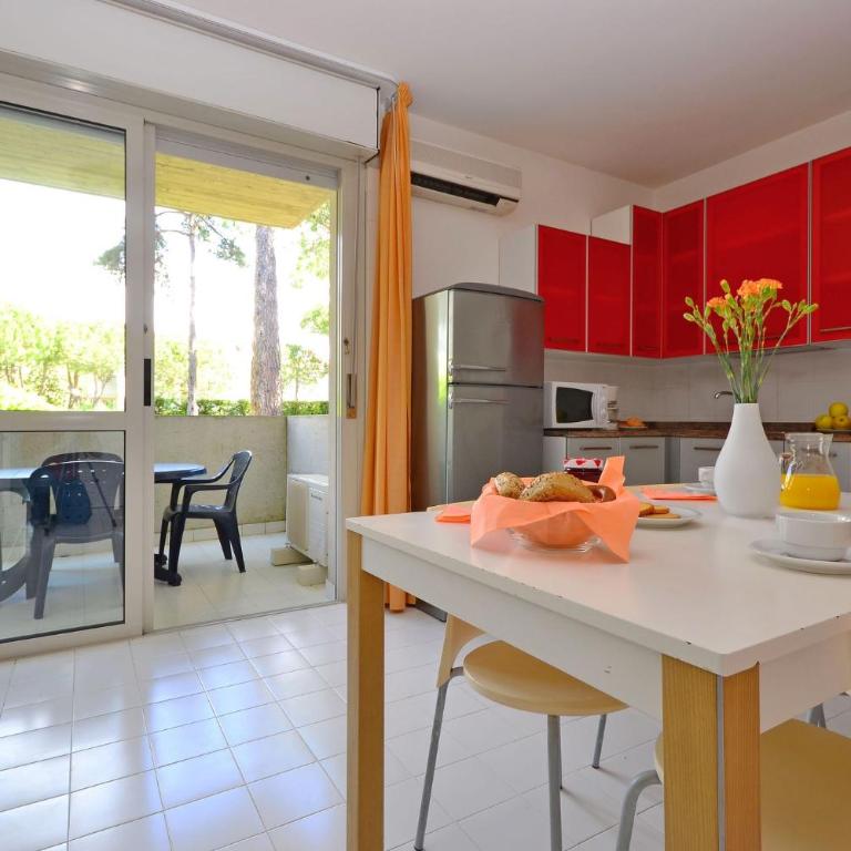 Comfortable vacation retreat with pool - Apartment - 20