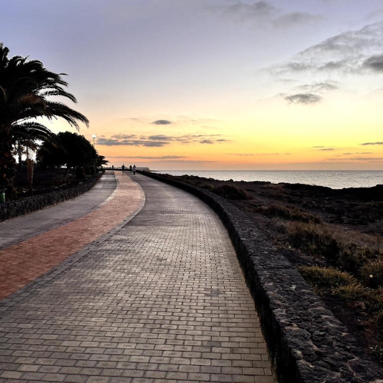 Casa Iris Ground Floor 2BR Apt Pool Walk to Beach & Town - Apartamento de 2 dormitorios con terraza - 15