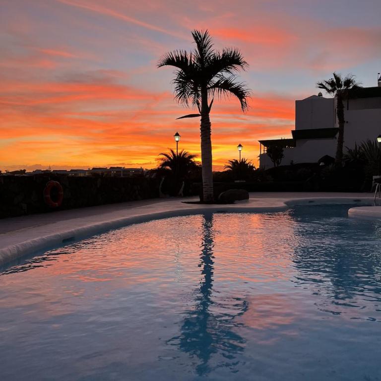 Casa Iris Ground Floor 2BR Apt Pool Walk to Beach & Town - Apartamento de 2 dormitorios con terraza - 2