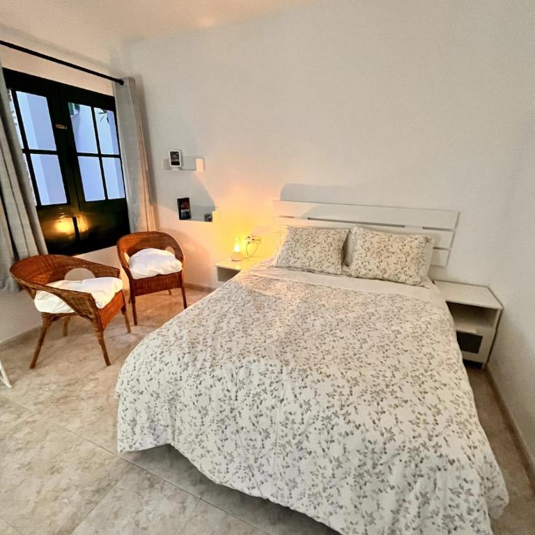 Casa Iris Ground Floor 2BR Apt Pool Walk to Beach & Town - Apartamento de 2 dormitorios con terraza - 12