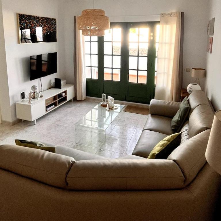 Casa Iris Ground Floor 2BR Apt Pool Walk to Beach & Town - Apartamento de 2 dormitorios con terraza - 4