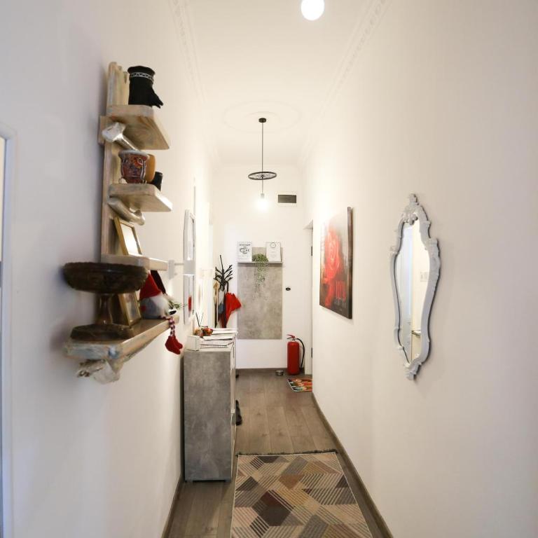 Main Street Retreat Apartment with Free Parking - Two-Bedroom Apartment - 31