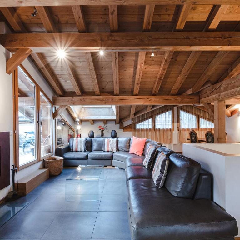 Superbe chalet 4 étoiles 8 pers, proche pistes, Wi-Fi, parking - FR-1-343-184 - Chalet - 1