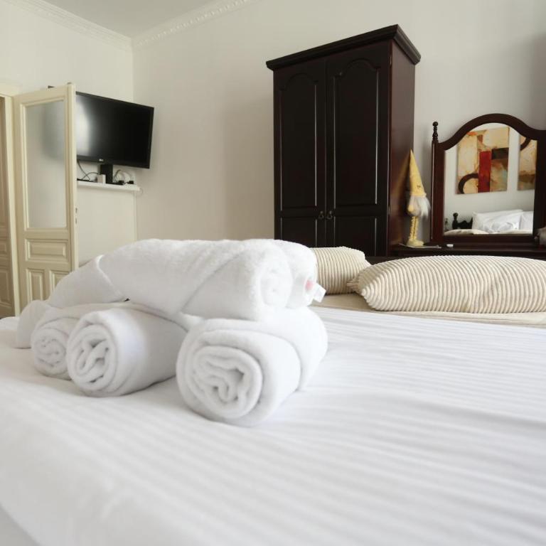 Main Street Retreat Apartment with Free Parking - Two-Bedroom Apartment - 38