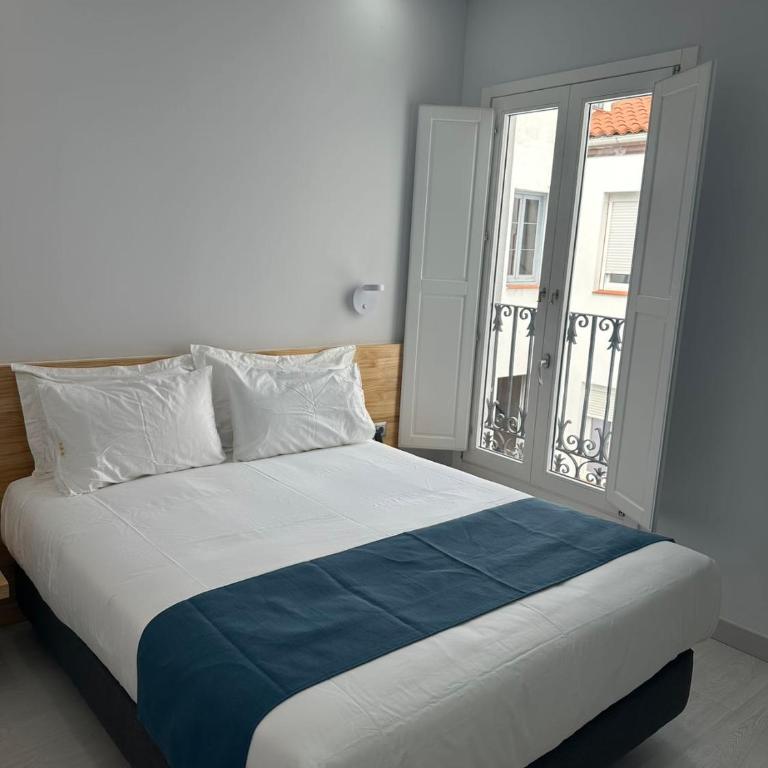 Hostal Palacio Leganitos - Double Room with Private Bathroom - 8