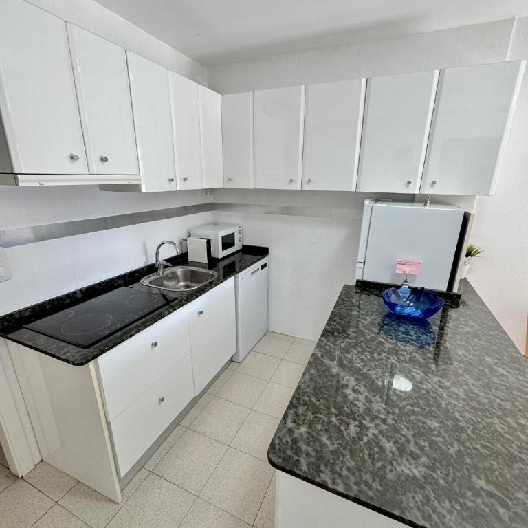 La Pineda Holiday Apartment by PriorityVillas - Apartment with Terrace - 9
