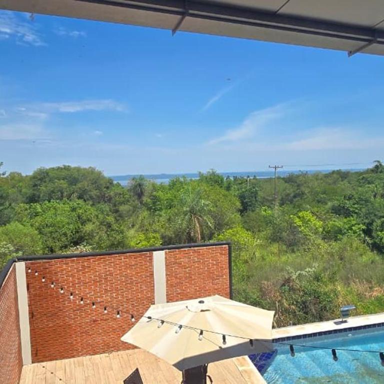 Cabaña con piscina y vista al lago - Three-Bedroom House - 11