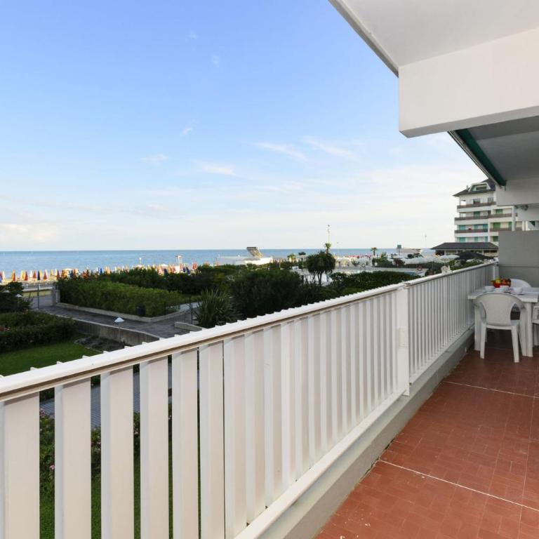 Equipped flat with garden and pool - Appartamento - 13