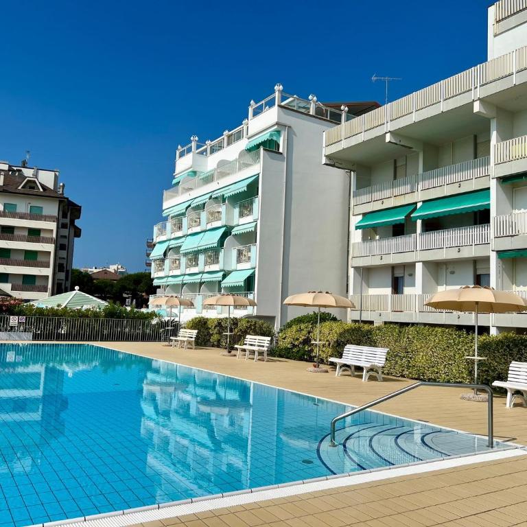 Equipped flat with garden and pool - Appartamento - 21