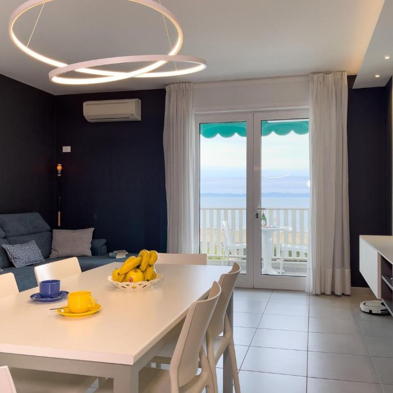 Modern vacation home with a sea view balcony - Apartment - 3