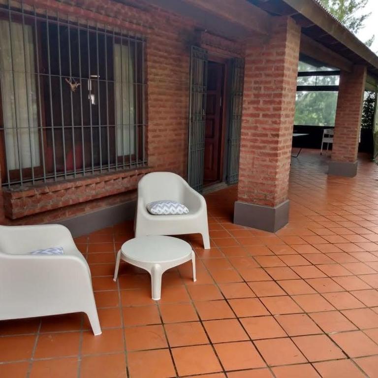 Espectacular Casa Quinta con Piscina - Three-Bedroom House - 10