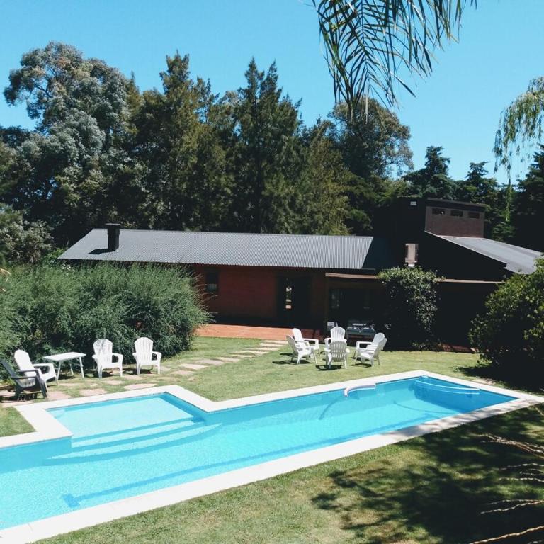 Espectacular Casa Quinta con Piscina - Three-Bedroom House - 34