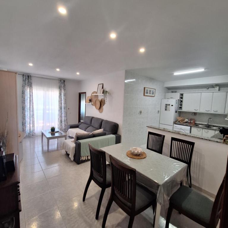 Centrico piso a 5 min de la playa, ac, wifi y parking incluido - Apartamento de 3 dormitorios - 8