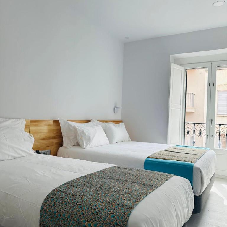 Hostal Palacio Leganitos - Triple Room with City View - 1