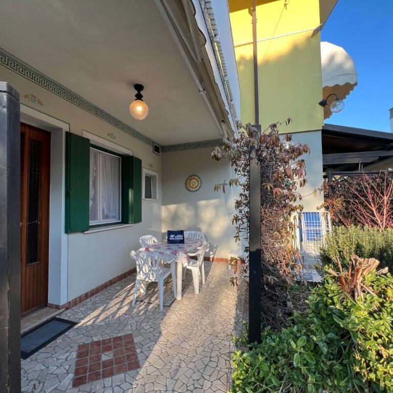 Relax in our charming patio in Lignano - Appartamento - 10