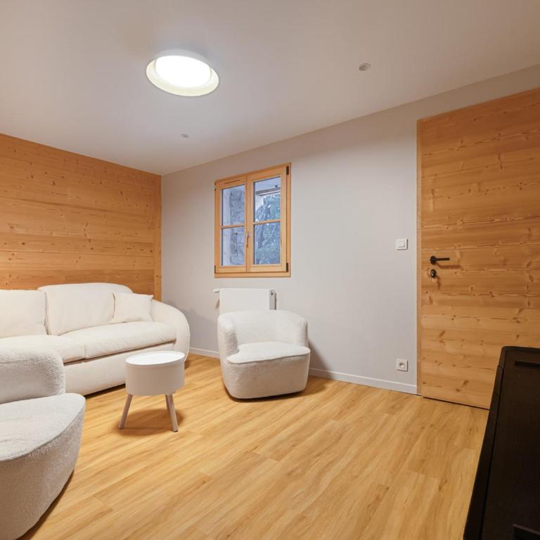 Chalet rénové avec accès direct aux pistes, grand jardin et parking - Chalet 3 Chambres - 4